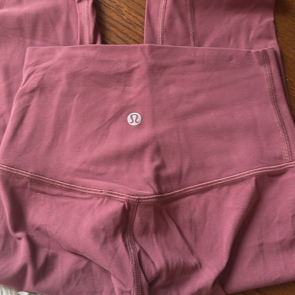 🍋 LULULEMON beautiful mauve color leggings. Size 2 brand new without tags. - Picture 4 of 8
